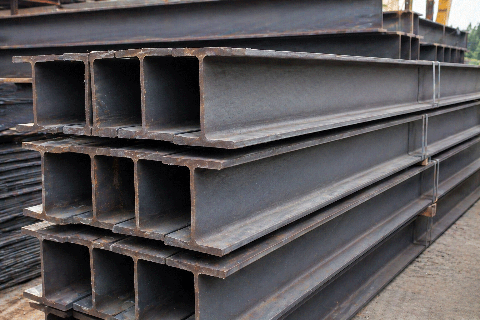Besi WF (Wide Flange)